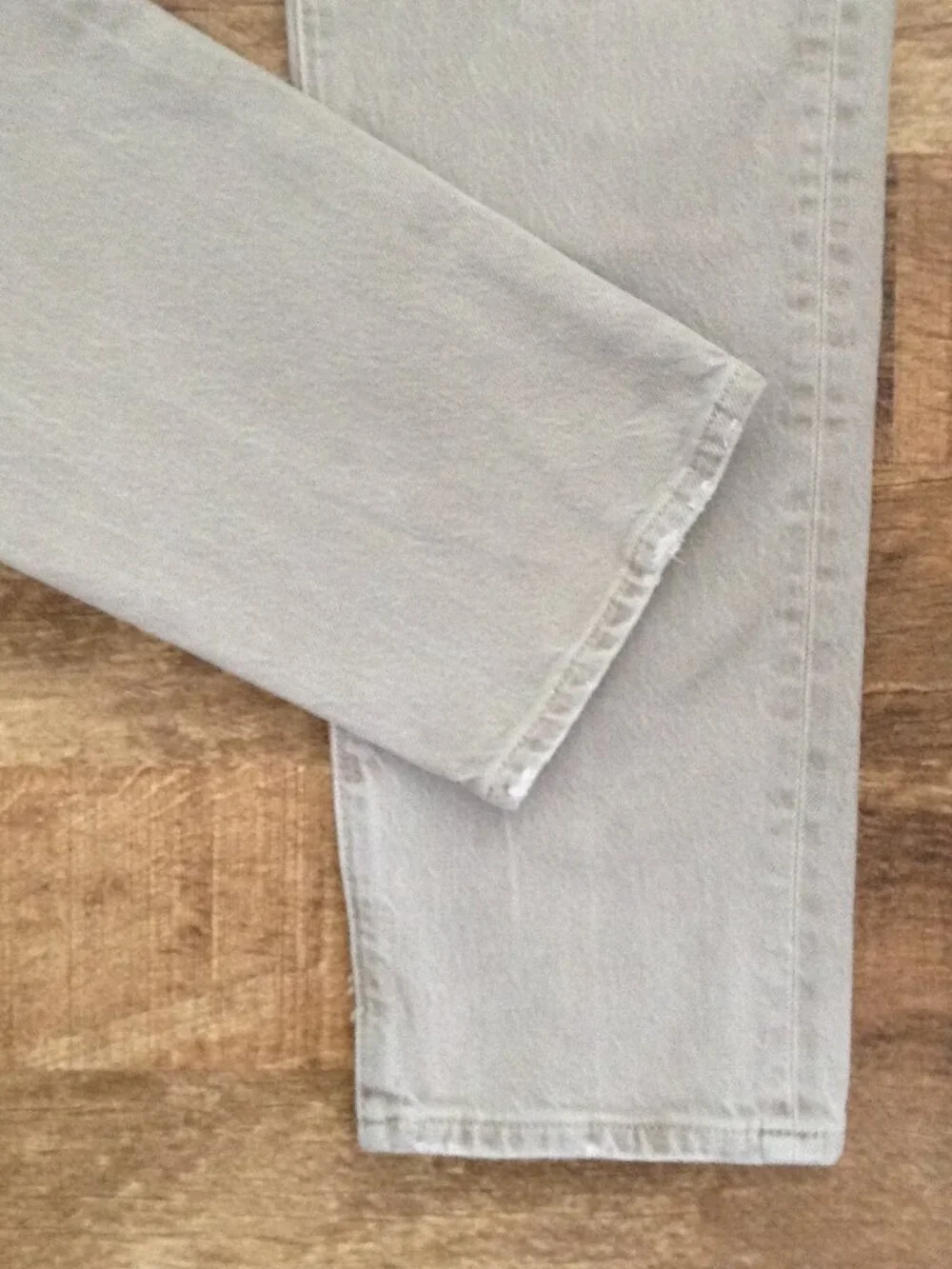 ⭐AMERICAN EAGLE SLIM STRAIGHT DENIM JEANS in Light Gray, size 29x32⭐